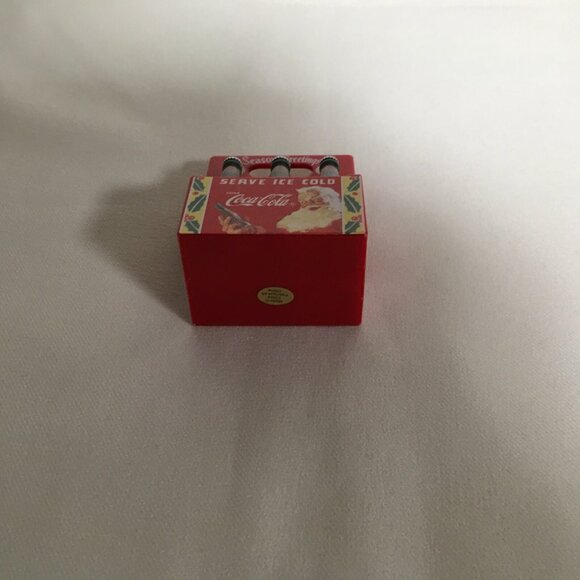 Coca Cola Bottles & Crate Christmas Ornament Santa St Nicolas Miniature 2011 - Picture 4 of 4
